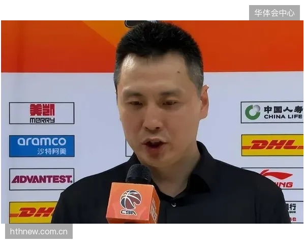 卢伟率领上海队取得常规赛冠军,高票当选赛季最佳教练员。 卢伟率领上海队取得常规赛冠军,高票当选赛季最佳教练员。